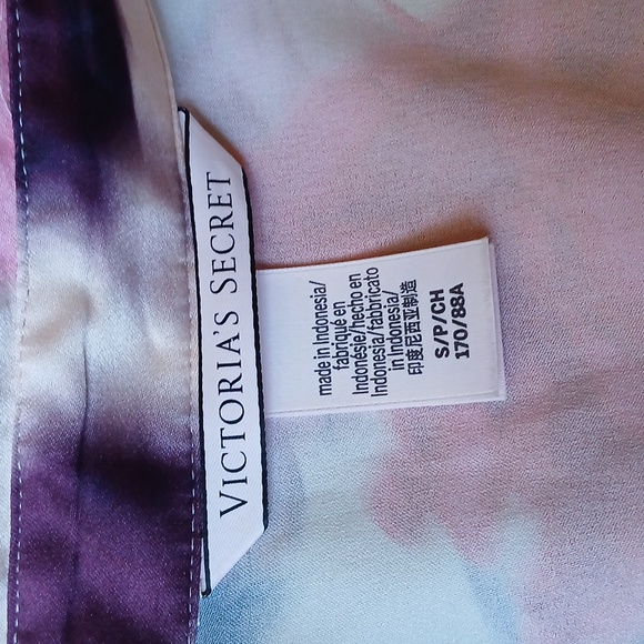 Victoria's Secret Long Sleeves Buttoned Down Pajama Shirt.  Size S - Picture 15 of 16